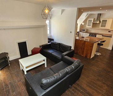 4 bedroom flat share to rent - Photo 1