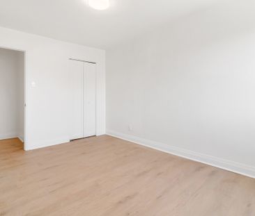 7220 Av. De Chateaubriand, #35 - Photo 3