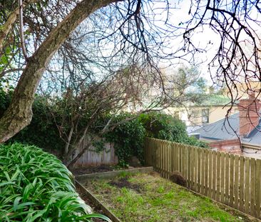 33 Quayle Street Sandy Bay TAS 7005 Australia - Photo 6