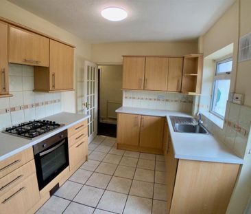 2 bedroom semi-detached bungalow to rent - Photo 5