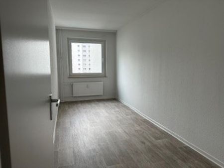frisch sanierte 3,5-Zi-Wohnung in der Helsinkistr. 96 in Kiel zu vermieten! Otto Stöben GmbH - Photo 5
