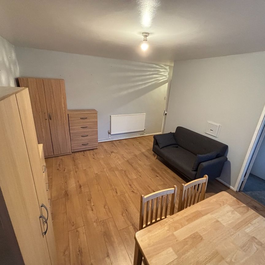1 Bed Flat, Edgecot Grove, N15 - Photo 1