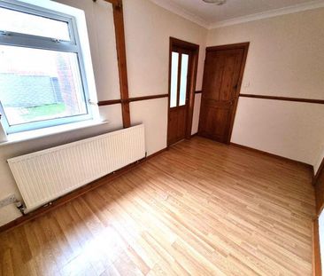 3 bedroom terraced house to rent - Photo 6