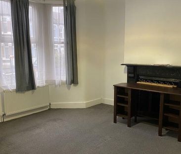 1 bedroom bedsit to rent - Photo 1