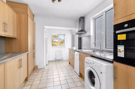 3 bedroom semi-detached house to rent - Photo 3