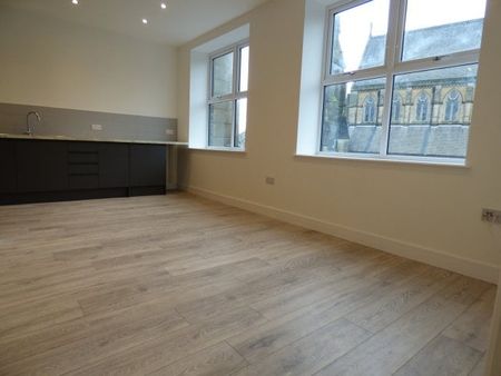 Flat 5, 10a The Rock - Photo 2