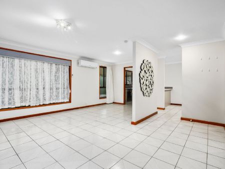 9 Callisto Drive, Cranebrook - Photo 4