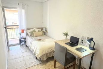 Carrer Isaac Peral, Burjassot, Valencian Community 46100