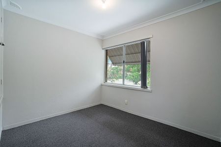 26E Wardlow Way, Balga WA 6061 - Photo 2