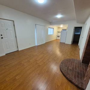 2 bed 1 bath 1200sqft bsmt - Photo 2