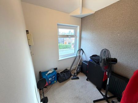 3 bedroom House To Let - Photo 2