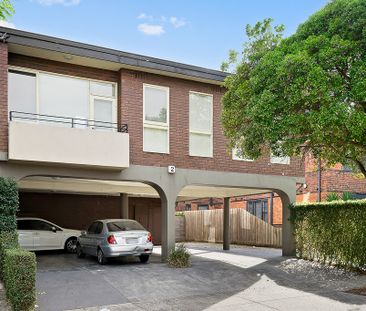 RARE THREE BEDROOM HOME IN LEAFY, QUIET LOCATION! - Photo 5