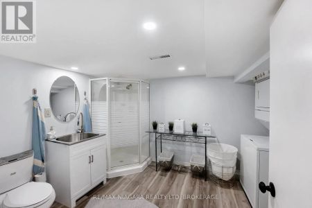 35 LOWELL AVENUE - Photo 2