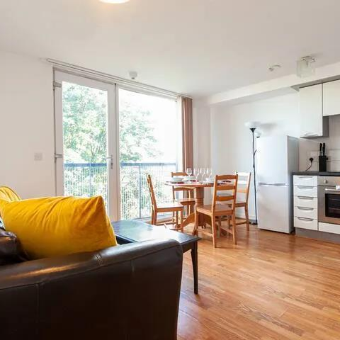 3 bedroom apartment to rent - Photo 1