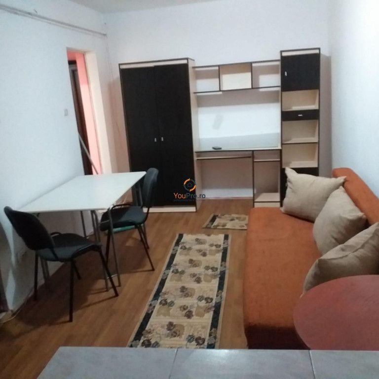 Garsoniera cu centrala etaj 3 zona Buziasului - Photo 1