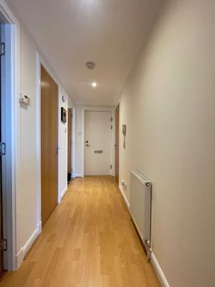 1 Bed Flat, Easter Road, EH7 - Photo 1