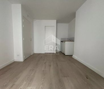 À louer - Studio refait à neuf au coeur du centre historique d'Orléans - Photo 4