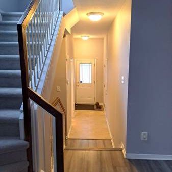 End unit townhouse with 3 beds 2.5 baths-Kanata- Available Immediately - Photo 4