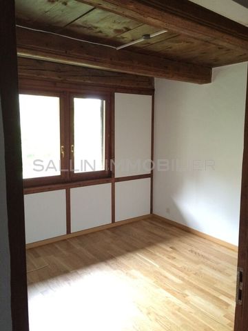 APPARTEMENT DUPLEX DE 3½ PIECES AVEC CARACTERES HISTORIQUES - Foto 2