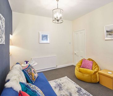 Alma Square - Photo 2