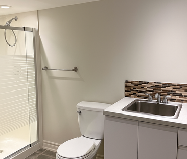 Spacious Fully Renovated Duplex Apartment – Available - Photo 3