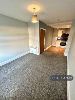 2 bedroom flat to rent - Photo 1
