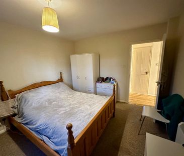 2 Bed Flat, Tytler Gardens, EH8 - Photo 4