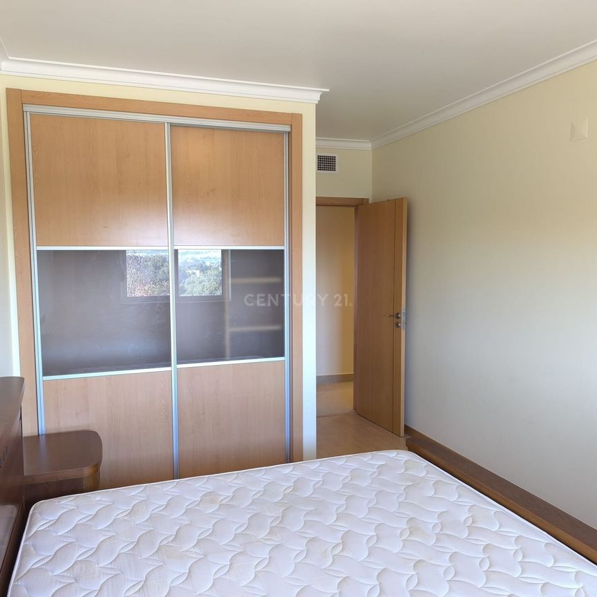 Apartamento T2 com Varanda e Garagem na Quinta da Courela - Seixal - Photo 1