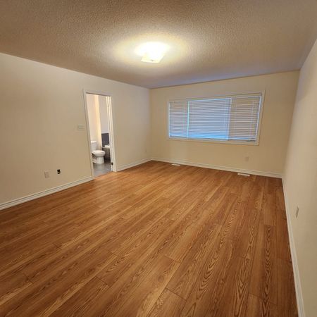 For Lease - 35 Tamworth Terrace, Barrie, Ontario - Photo 4