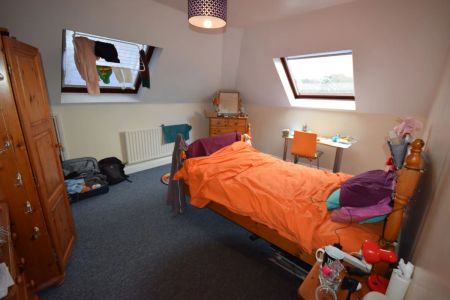 To Rent Queens Road, Westbourne, Bournemouth, BH2 £1,785 pcm Tenancy Info - Photo 5