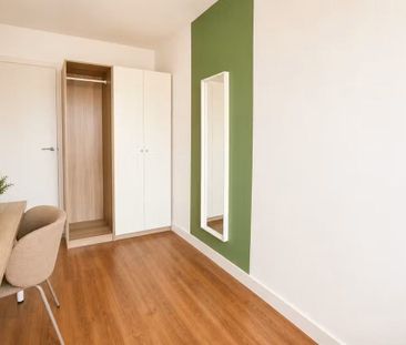 Calle de Cavanilles, Madrid, Community of Madrid 28007 - Photo 4