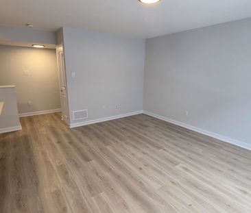 For Lease - 701 Glenroy Gilbert Drive Unit# 16, Barrhaven, Ontario - Photo 4