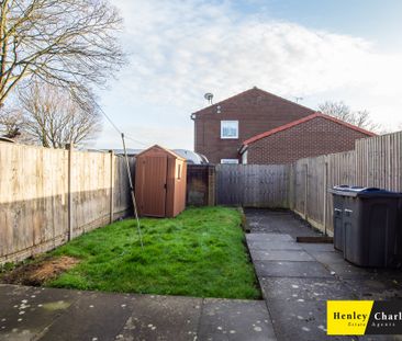 3 Bedroom Mid Terraced House For Rent - Photo 2