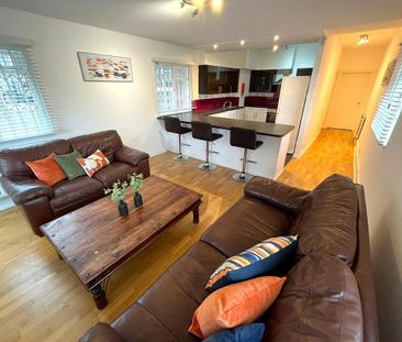 4 bedroom flat to rent - Photo 1