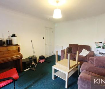 4 bedroom semi-detached house to rent - Photo 1