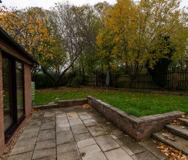 4 bedroom detached house to rent - Photo 3