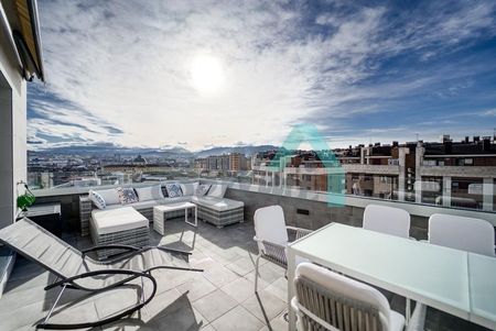 Alquiler de ático en Calle Viseu - Photo 3