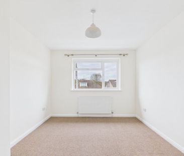 The Gardens, Feltham,TW14 - Photo 4