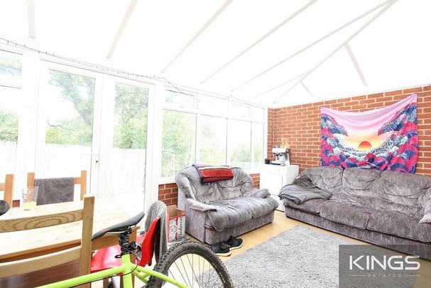 5 bedroom semi-detached house to rent - Photo 1