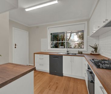 1/22 Brenbeal Street, Balwyn - Photo 2