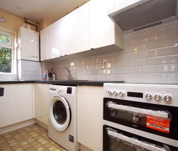 1 bed Terraced for rent - Photo 2