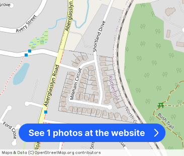 FOUR BEDROOM FAMILY HOME - GREAT LOCATION - Photo 1