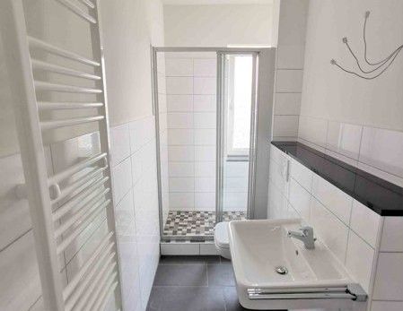 Moderne 2-Zi.-Whg. mit modernem Tageslichtbad und Balkon - Foto 1