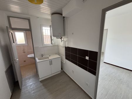 Location Appartement 2 pièces 29m² TOULON 83000 - Photo 3