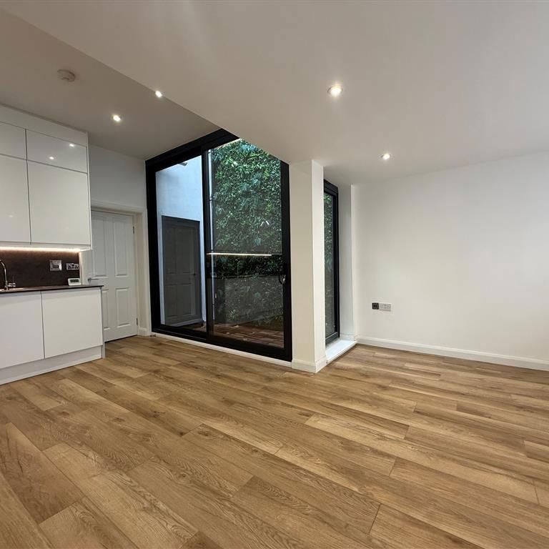 1 bedroom flat to rent - Photo 1