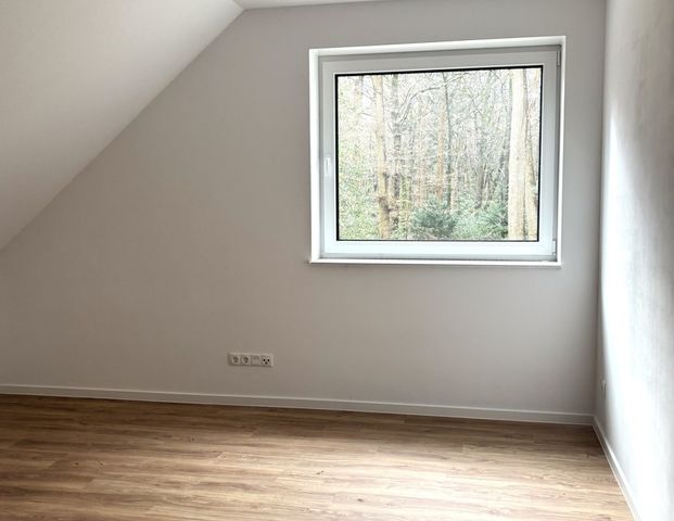 Neubau und Erstbezug: Moderne Doppelhaushälfte in Rastede umgeben von Grün - Photo 1