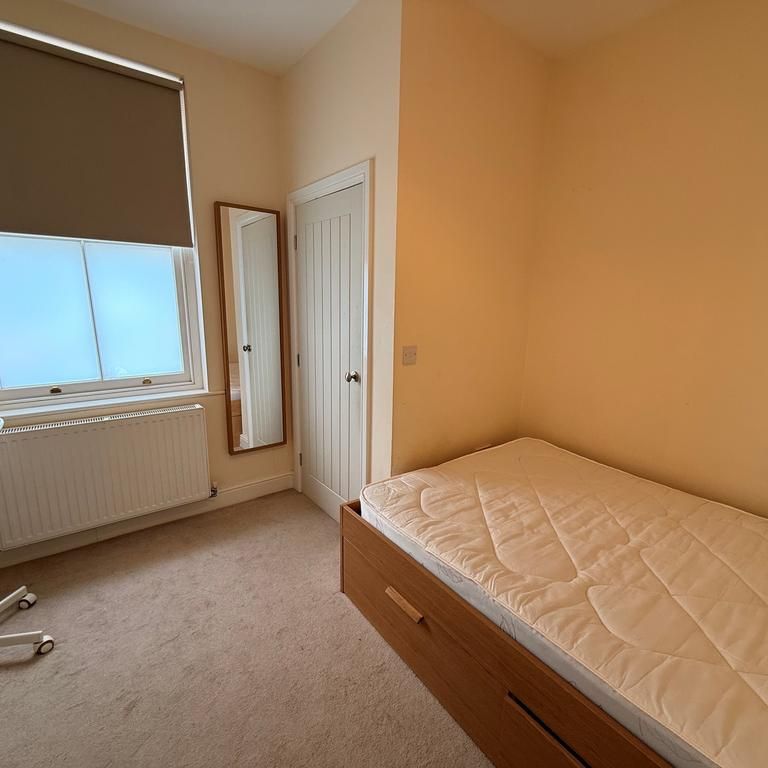 4 bedroom terraced house to rent - Photo 1