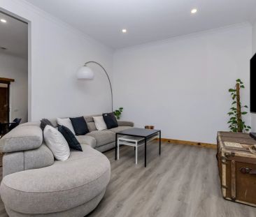 Charming in the Heart of Golden Square - Photo 1