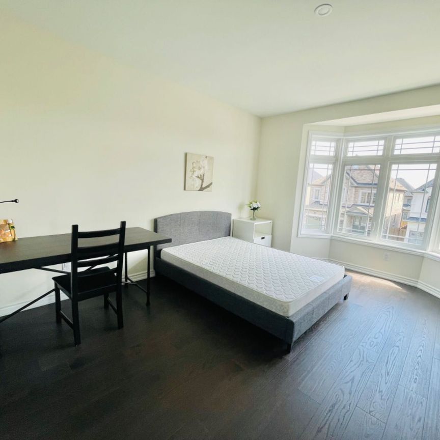 For Lease - 82 Madoc Place Unit# Second-floor suite, Vaughan, Ontario - Photo 1