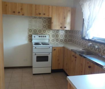 Come and See! - Photo 1